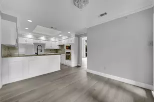 12401 Pleasant Valley Dr, Dallas, TX 75243 - Photo 17