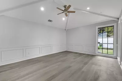 12401 Pleasant Valley Drive, Dallas, TX 75243 - Photo 35