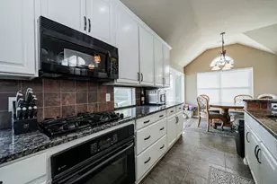 1807 Hidden Brook, Grand Prairie, TX 75050 - Photo 19