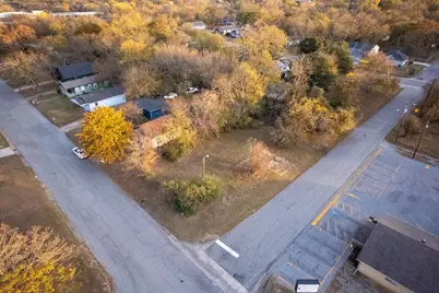 930 N Mirick Avenue, Denison, TX 75020 - Photo 3