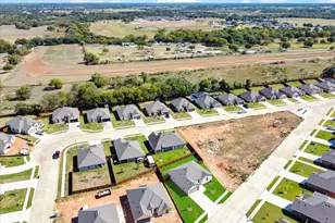 724 Raylan St, Springtown, TX 76082 - Photo 39