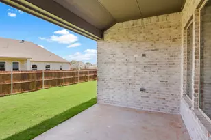 724 Raylan St, Springtown, TX 76082 - Photo 27