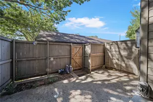 9910 Royal Ln, Dallas, TX 75231 - Photo 27