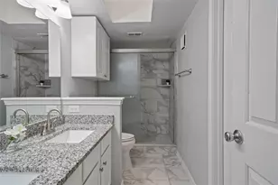 9910 Royal Ln, Dallas, TX 75231 - Photo 25