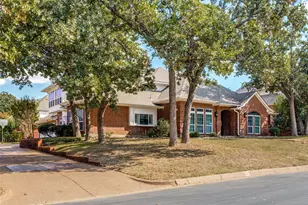 2103 Bay Club Dr, Arlington, TX 76013 - Photo 33