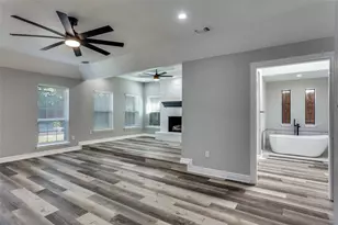 2103 Bay Club Dr, Arlington, TX 76013 - Photo 9