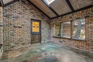 5300 Northcrest Rd, Fort Worth, TX 76107 - Photo 15