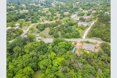 5719 Canyon Creek Court, Granbury, TX 76048 - Photo 9
