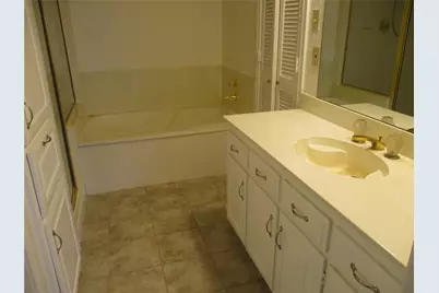 4611 Oak Club Drive, Arlington, TX 76017 - Photo 7