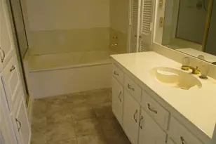 4611 Oak Club Dr, Arlington, TX 76017 - Photo 7