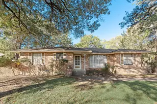 907 Bow Creek Dr, Duncanville, TX 75116 - Photo 1