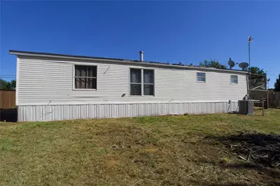 1207 Grayson Street, Nocona, TX 76255 - Photo 5
