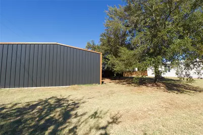 1207 Grayson Street, Nocona, TX 76255 - Photo 9