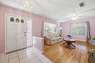 620 W College St, Grapevine, TX 76051 - Photo 27