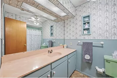 620 W College Street, Grapevine, TX 76051 - Photo 25
