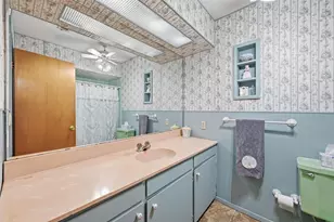 620 W College St, Grapevine, TX 76051 - Photo 25