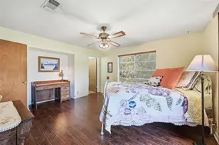 620 W College St, Grapevine, TX 76051 - Photo 19