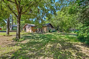 620 W College St, Grapevine, TX 76051 - Photo 35