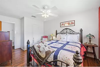 620 W College Street, Grapevine, TX 76051 - Photo 23