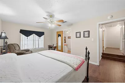 620 W College Street, Grapevine, TX 76051 - Photo 15