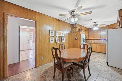 620 W College Street, Grapevine, TX 76051 - Photo 9