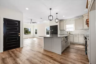 704 S Ivy St, Hillsboro, TX 76645 - Photo 9