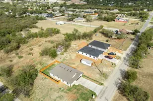 704 S Ivy St, Hillsboro, TX 76645 - Photo 31