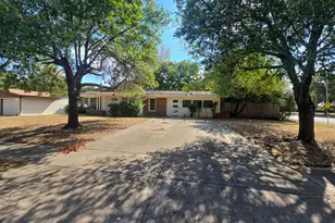 6200 Windermere Pl, Fort Worth, TX 76112 - Photo 3