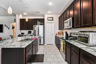 3248 Greenway Dr, Burleson, TX 76028 - Photo 9