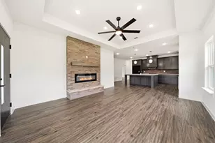 702 S Ivy St, Hillsboro, TX 76645 - Photo 3