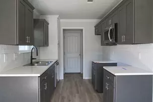 2104 Dan Rowe St, Waco, TX 76704 - Photo 5