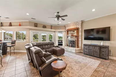 180 Surls Drive, Mabank, TX 75156 - Photo 9