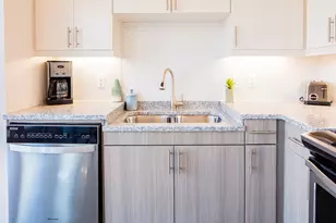 830 N Zang Blvd, Dallas, TX 75208 - Photo 3