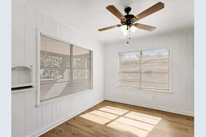 519 Sunnyside Avenue, Cockrell Hill, TX 75211 - Photo 11