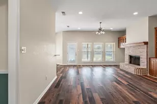 3905 Bonita Ct, Granbury, TX 76049 - Photo 3