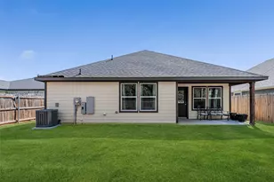 924 Colorado River Dr, Granbury, TX 76048 - Photo 9