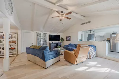 207 E Wilson Avenue, Whitney, TX 76692 - Photo 5