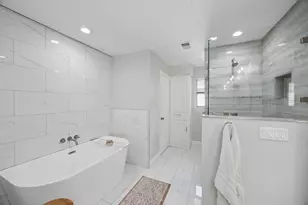 9227 Whitehurst Dr, Dallas, TX 75243 - Photo 17