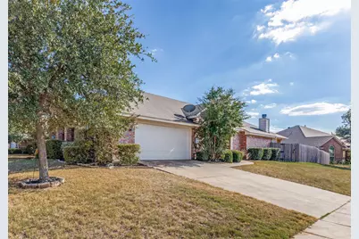 300 Lottie Lane, Saginaw, TX 76179 - Photo 3