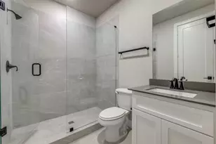 2452 Carmelita St, Dallas, TX 75212 - Photo 15