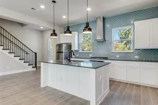 2452 Carmelita St, Dallas, TX 75212 - Photo 9