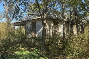 817 S Elm St, Mart, TX 76664 - Photo 3