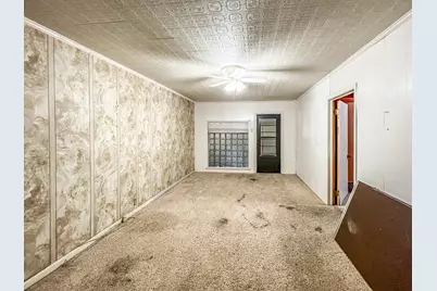 1305 Hillcrest Boulevard, Gainesville, TX 76240 - Photo 9