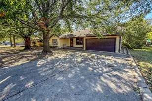 1305 Hillcrest Blvd, Gainesville, TX 76240 - Photo 3