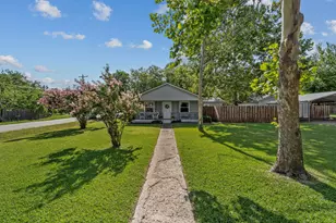 710 W Willow St, Sanger, TX 76266 - Photo 3