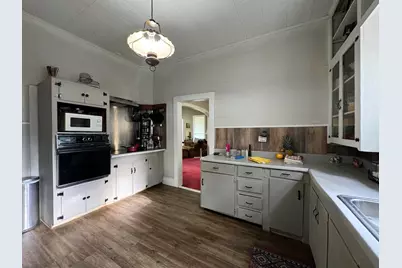 123 E 12th Street, Mt Pleasant, TX 75455 - Photo 7