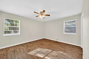 218 E Kansas St, Sherman, TX 75090 - Photo 13