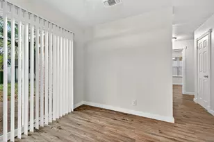 218 E Kansas St, Sherman, TX 75090 - Photo 9