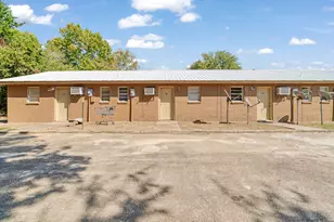 700 S Donoho St, Clarksville, TX 75426 - Photo 3