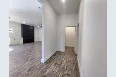 2121 S Edgewood Terrace, Fort Worth, TX 76105 - Photo 5